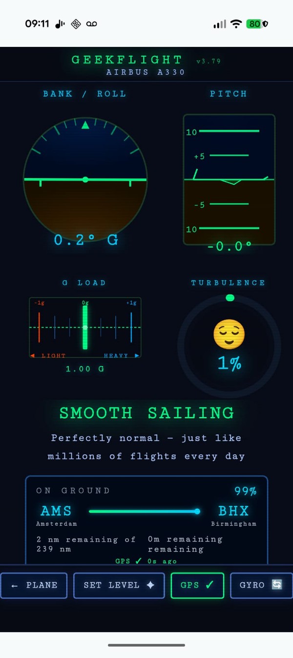 GeekFlight app cockpit screen showing bank angle, turbulence, cabin altitude and route tracking